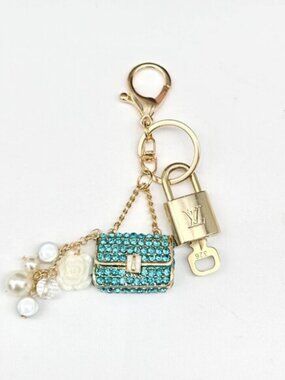 Louis Vuitton Gold Padlock 🔒 Key Set Authentic LV w/ Unbranded Keychain